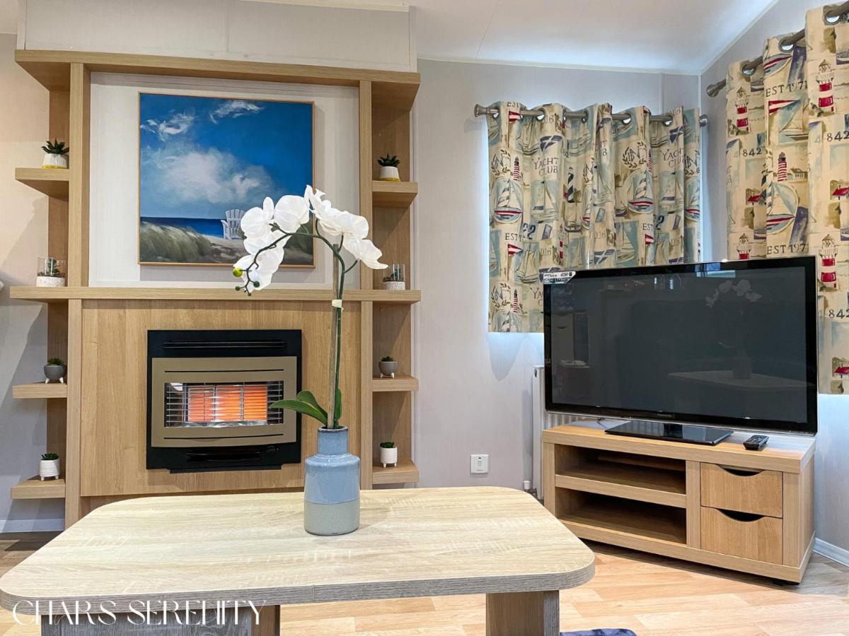 Lovely Holiday Home At Lyons Caravan Park! Prestatyn Exterior foto